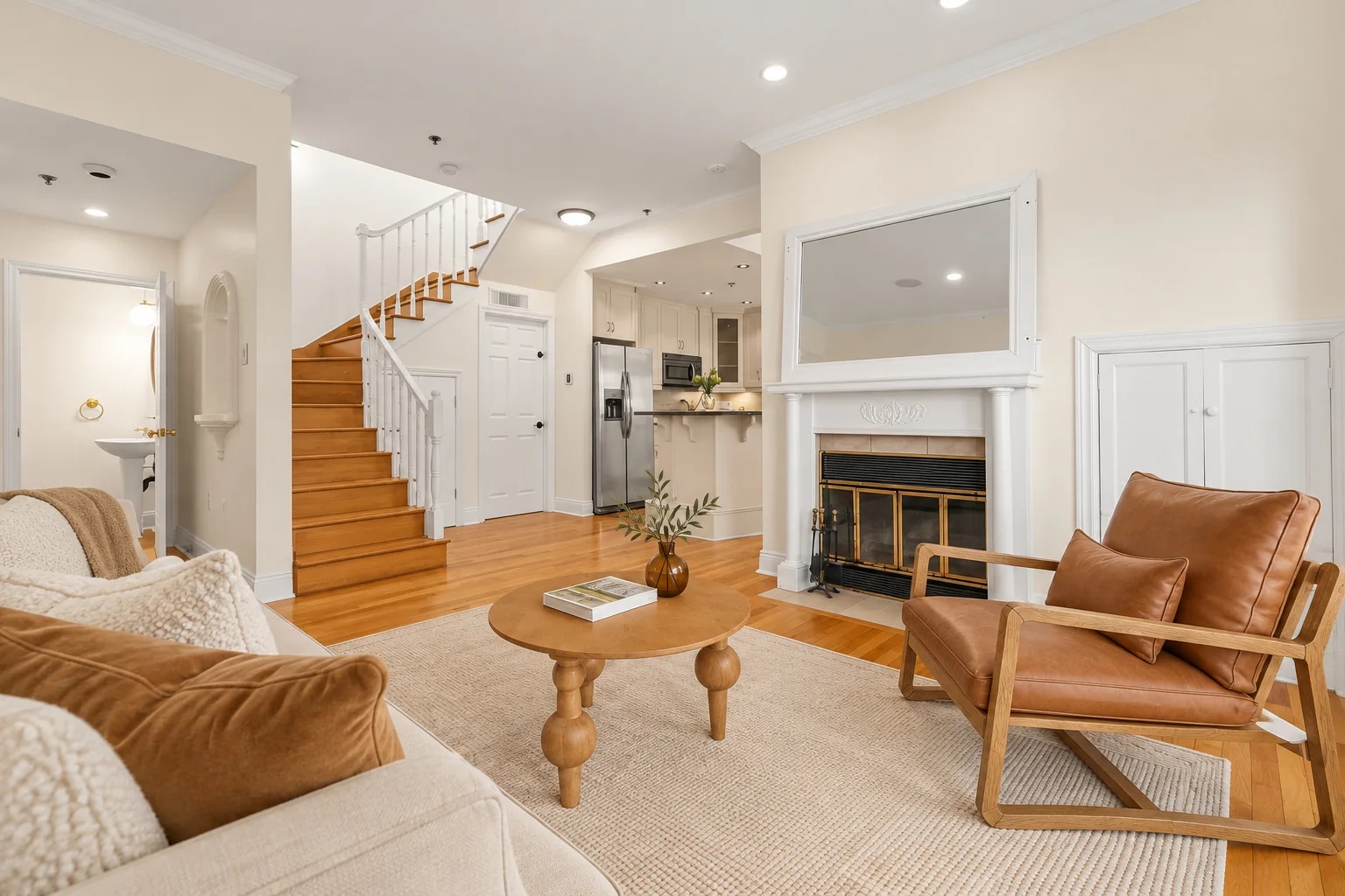Unit 5 · Living room